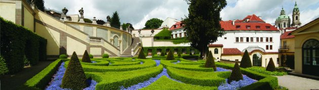 Panorama Vrtbovské zahrady.